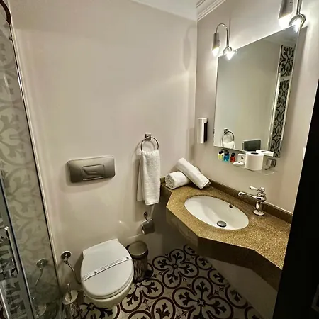 Pera Rose Hotel & Spa Hb Istanbul Exterior photo