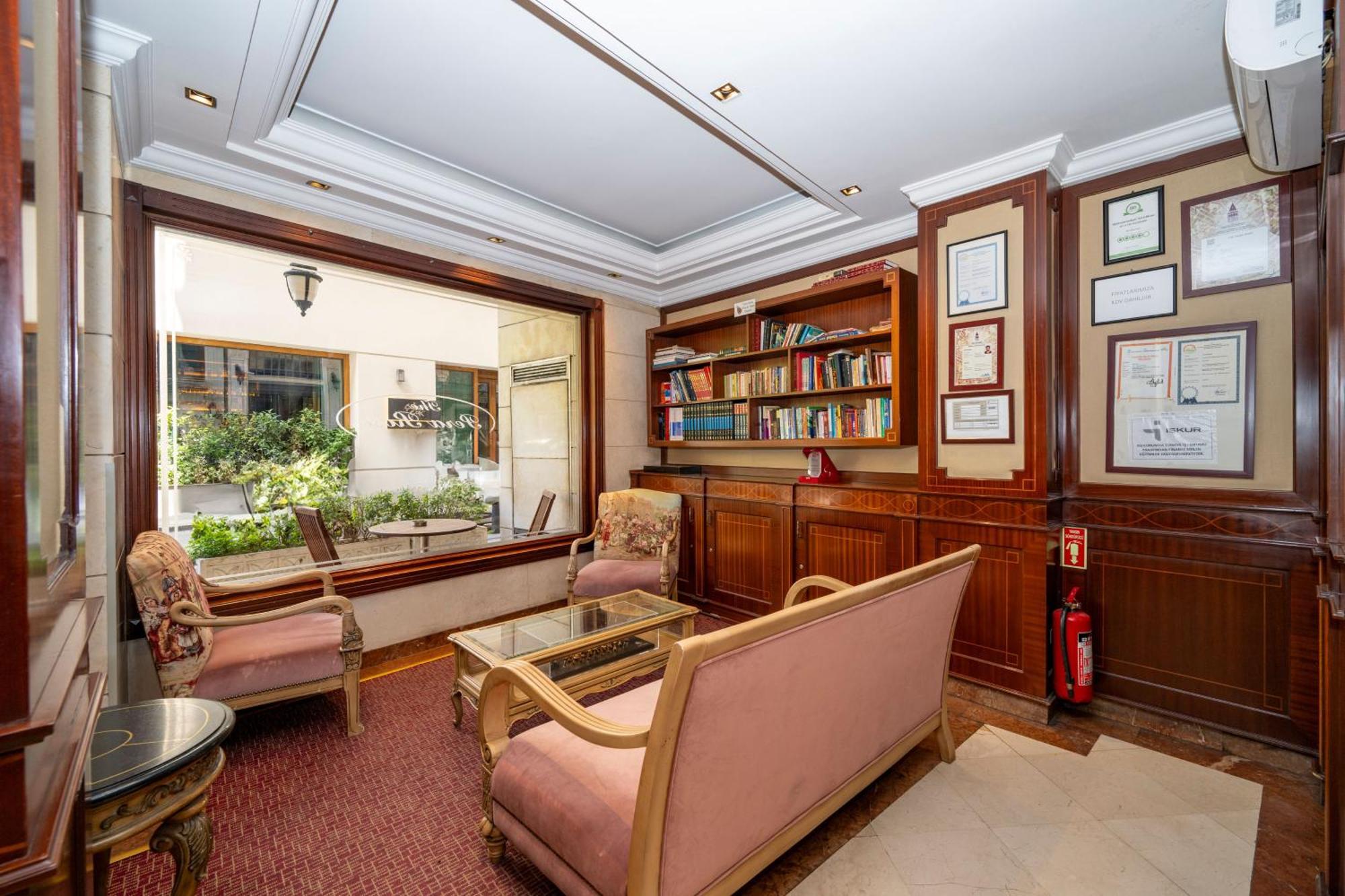 Pera Rose Hotel 4*